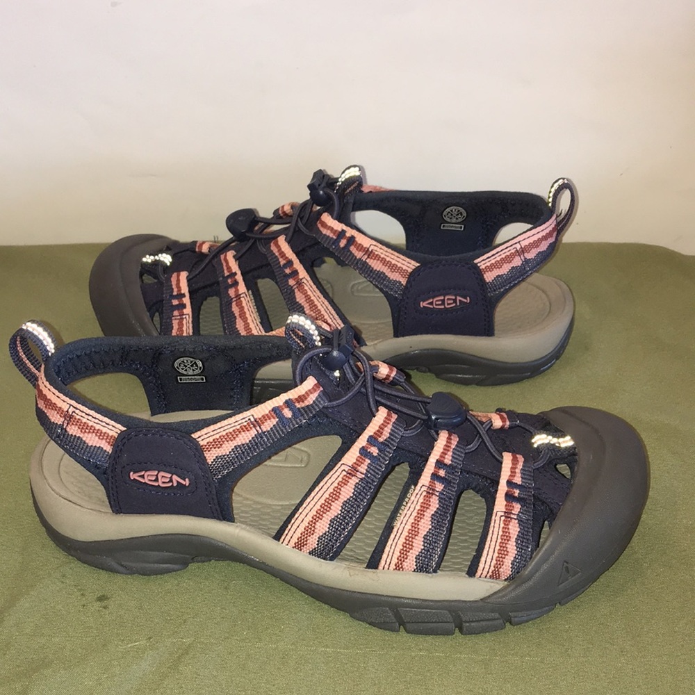 Keen Women’s shoes 8 1/2